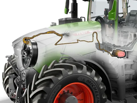 Ein CGI von einem Traktor mit Blick unter die Haube. Das CGI zeigt, wie der Kabineninnenraumfilter automatisch abgesaugt wird.