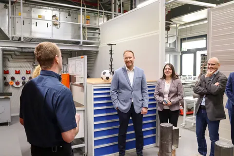Impressionen von der Eröffnung der Fendt Lehrwerkstatt in Asbach-Bäumenheim
