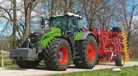 1050 Vario Traktoren Prospekt von 10/2015 FENDT 344 FENDT 1000 Vario 