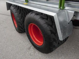 Fendt Tigo Ladewagen Nachlauflenkung Detailaufnahme