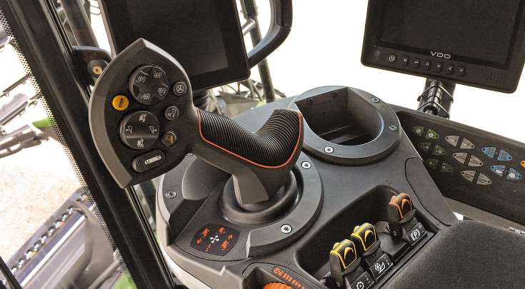 Fendt L-Serie Mähdrescher Multifunktionsjoystick Detailaufnahme.