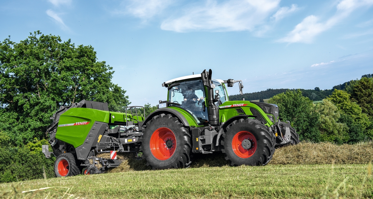 Fendt 700 Vario mit Rotana 180 V Xtra Rundballenpresse