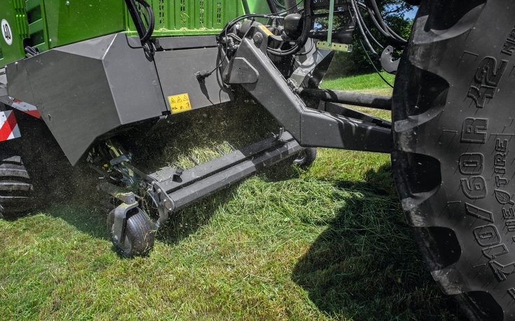 Nahansicht der Pick-Up der Silagereihen beim Fendt Tigo