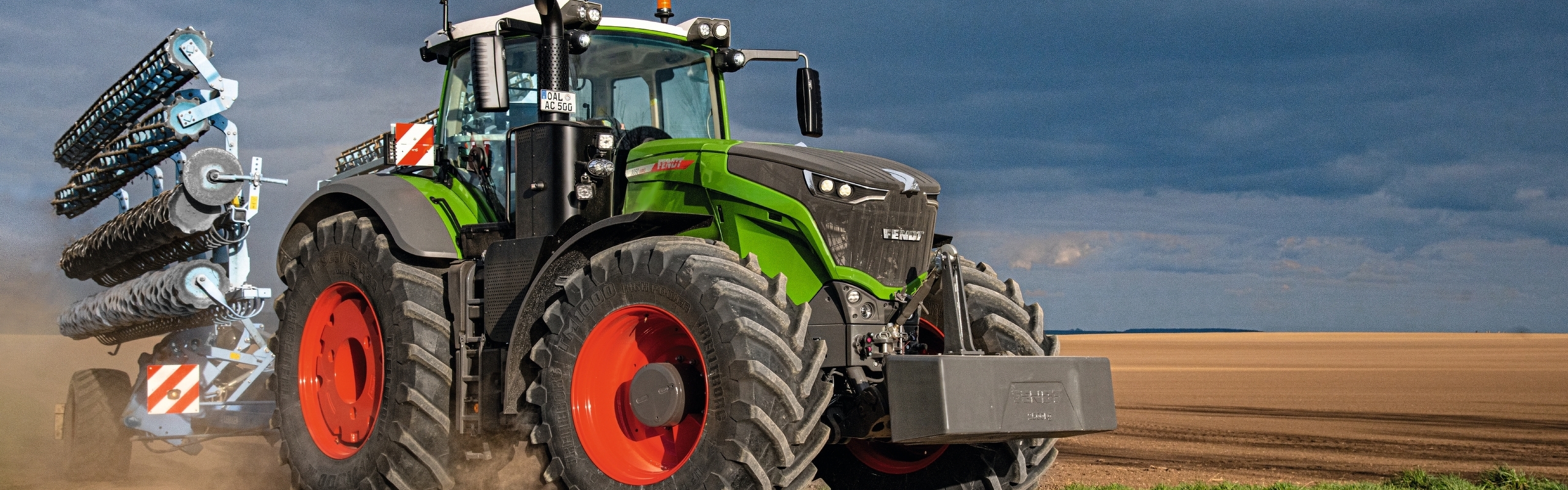 Fendt 1000 Vario mit Drillkombination