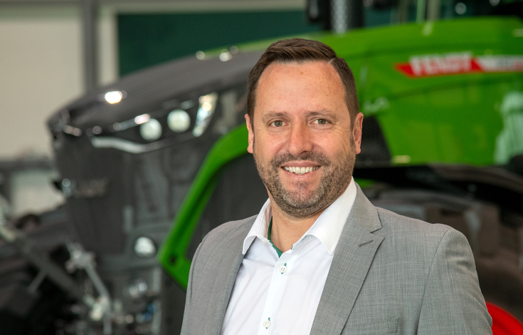 Wolfgang Möhrer (Leiter des Fendt Vertriebs in Deutschland) Wolfgang Möhrer (Leiter des Fendt Vertriebs in Deutschland) vor einem Fendt Traktor