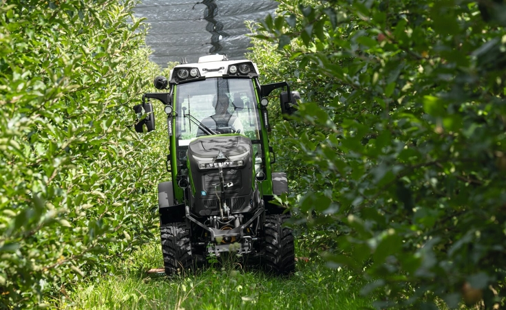Fendt e107 V Vario in Obstplantage Fendt e107 V Vario in Obstplantage