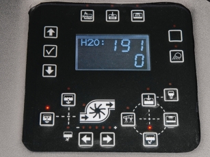 Das Display des OptiFlow Bedienzentrum ist zu sehen.