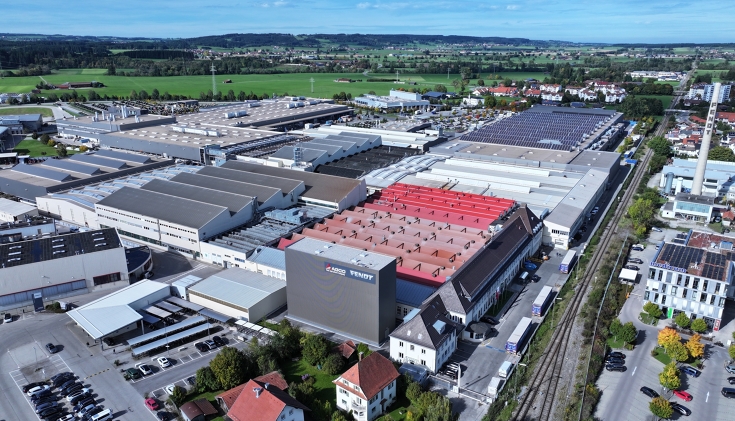Drohnenaufnahme vom Standort Marktoberdorf mit dem neuen Fendt Hochregallager