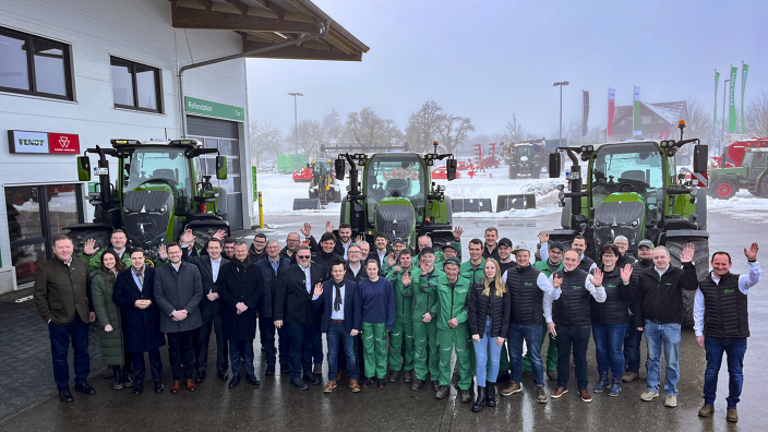 Übergabe Fendt 832 Vario in Ermetzhofen
