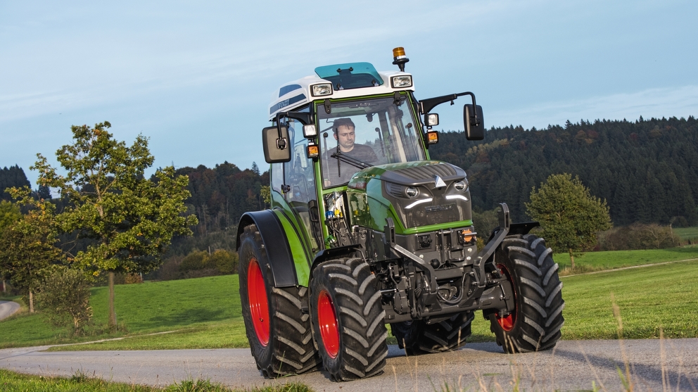 Fendt tractor at work