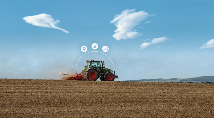 The Fendt 500 Vario in the field with icons.
