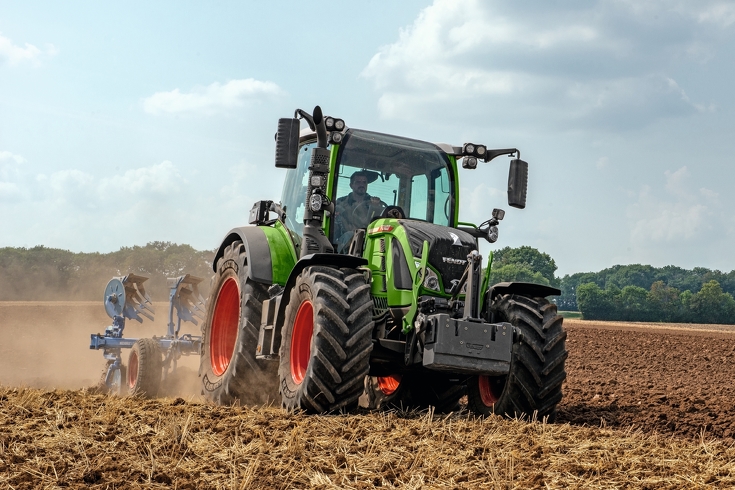 Fendt tractor in action