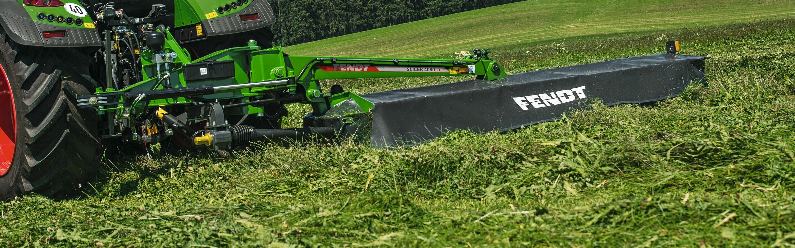 Fendt Slicer TL Fendt Slicer TL close-up while forage harvesting