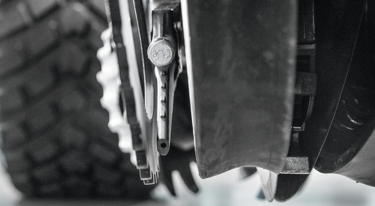 Conceal fertiliser system with precise single blade application Close-up of the Conceal fertiliser system with a single-sided application blade between the depth guide wheel and the double disc coulter.