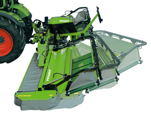 ‘Green Fendt Slicer TLKCB with tractor, equipped with compact angle drive, TurboLift, SafetySwing and BeMove – developed for maximum area coverage and easy operation thanks to ISOBUS’
