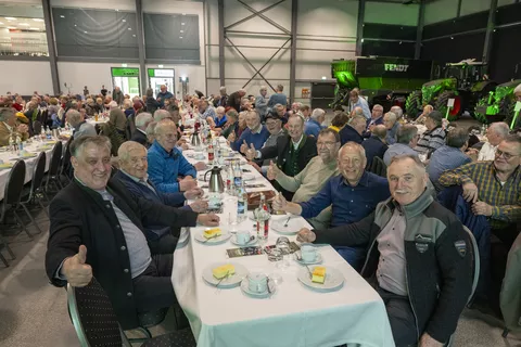 Gäste bei der Fendt Ehemaligenfeier 2025 im Fendt Forum