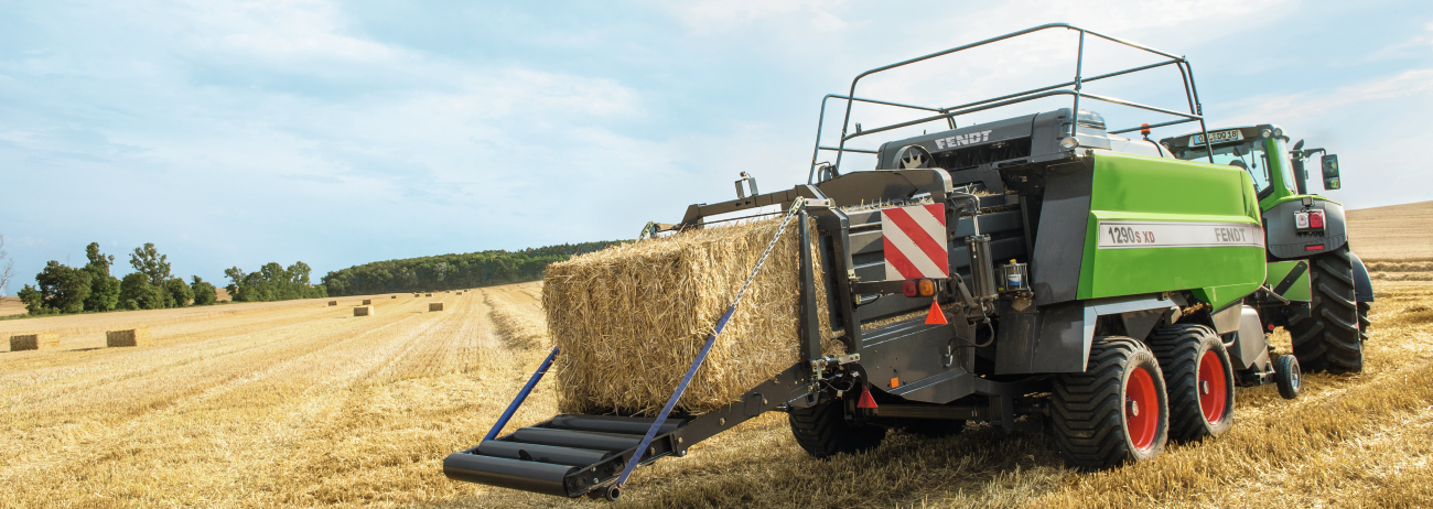 Fendt 1290 S XD auf dem Stoppelfeld