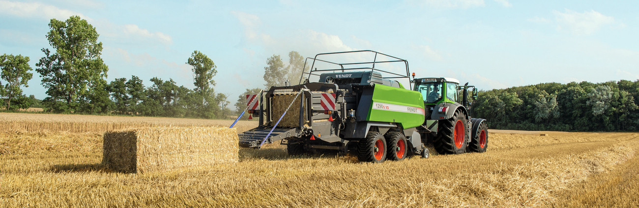 Fendt 1290 S XD im Einsatz auf dem Stoppelfeld