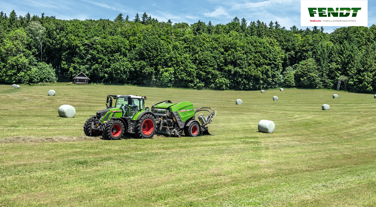 Die Fendt Rotana F Combi beim Pressen und Wickeln von Silageballen.