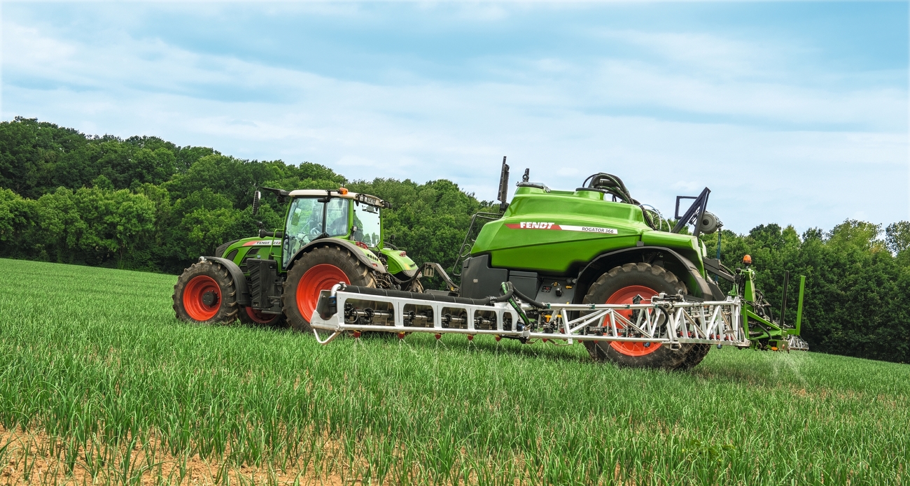 Fendt Traktor mit dem Fendt Rogator 366