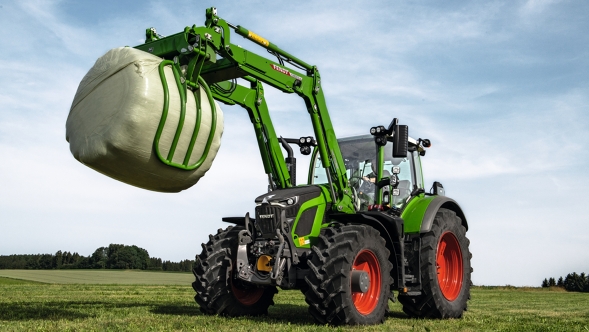 Fendt 600 Vario Fendt 600 Vario mit Ballenzange