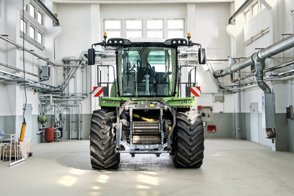 Ein Fendt Katana in der Prüfhalle des Werks Hohenmölsen