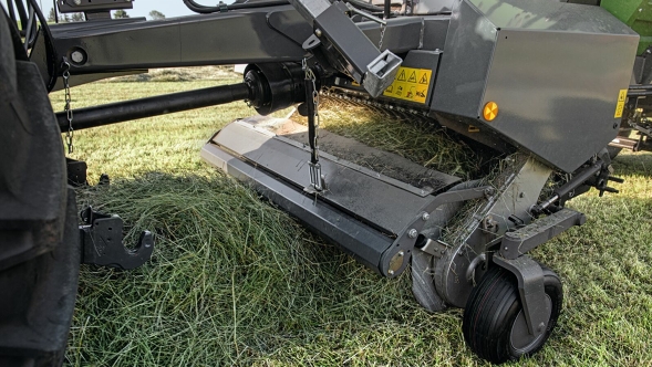 Detailansicht des Pick-Up Futteraufnahme durch ein Fendt Tigo ST Modell