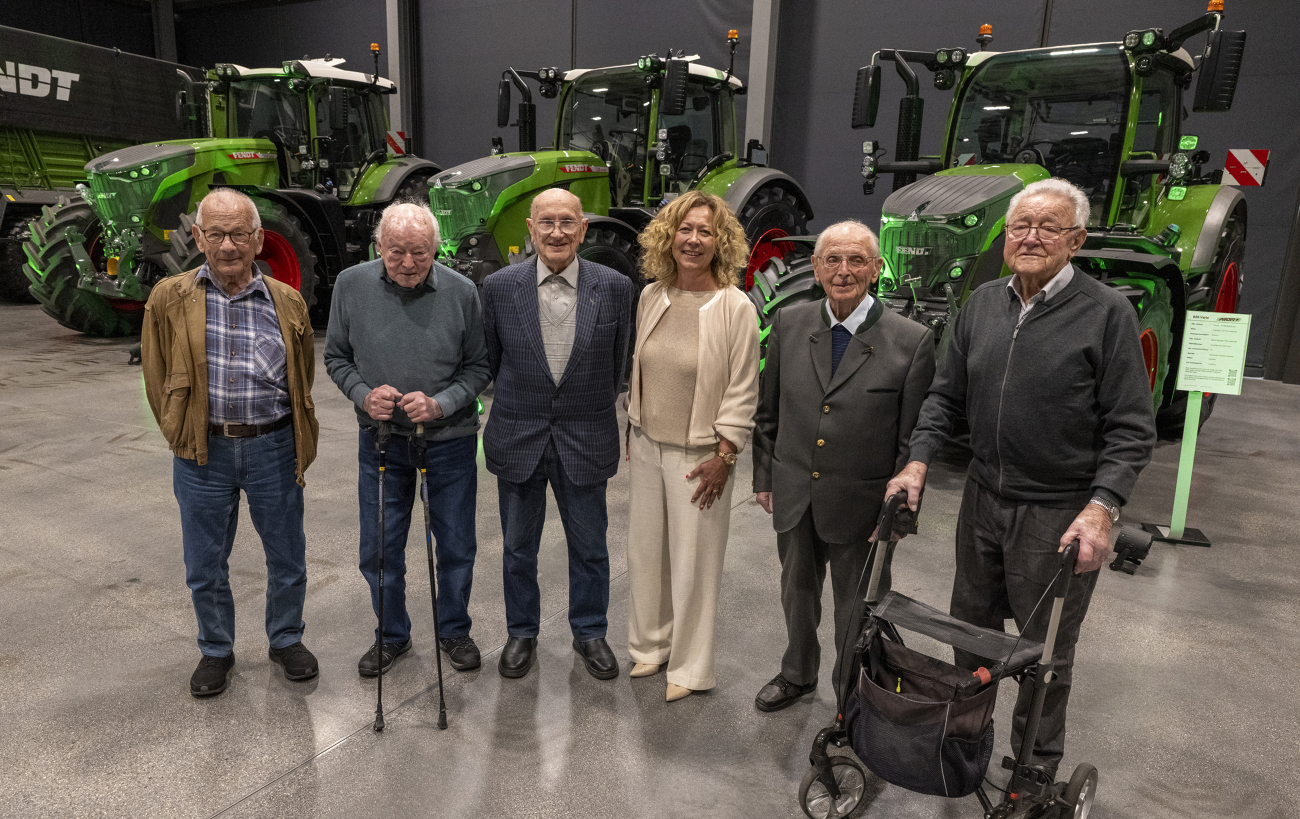 Die fünf ältesten Gäste der Fendt Ehemaligenfeier zusammen mit Ingrid Bußjäger-Martin