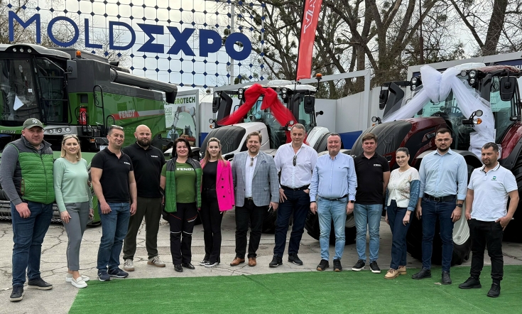 Das Fendt und DiazTech Team auf der Moldagrotech 2025 mit Anton Kostyrko (Fendt) in der Mitte Das Fendt und DiazTech Team auf der Moldagrotech 2025 mit Anton Kostyrko (Fendt) in der Mitte