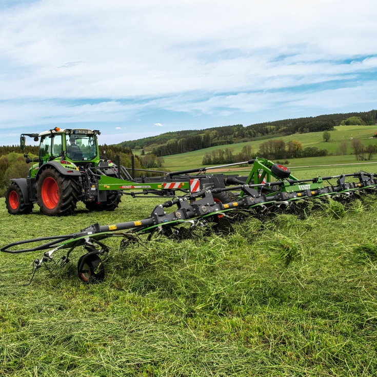 Fendt Traktor und Fendt Wender im Einsatz