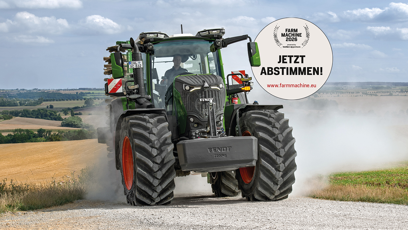 Frontansicht des Fendt 800 Vario Gen5 Traktors mit dem Hinweis "Jetzt abstimmen" für die Farm Machine 2026