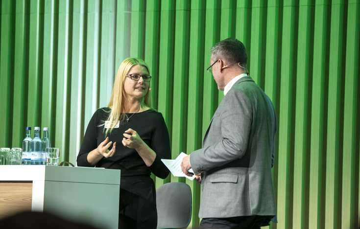 Pilzexpertin Anja Kolbe-Nelde berichtet über die speziellen Anforderungen von Pilzen