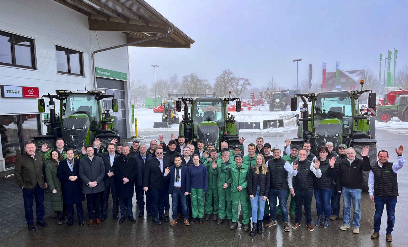 Übergabe Fendt 832 Vario in Ermetzhofen