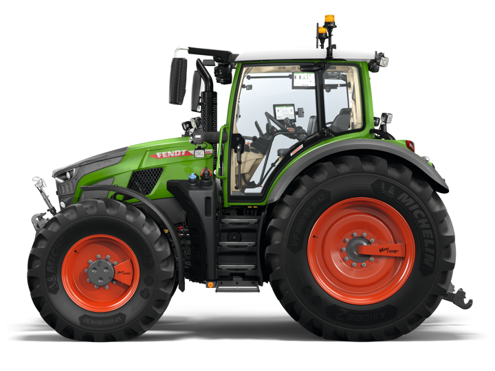 CGI af den grønne traktor Fendt 600 Vario med røde fælge, set fra siden.