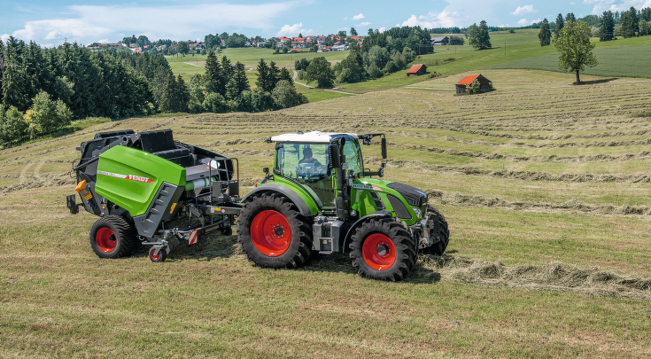 Fendt Rotana kasutuses ümarpallide pressimiseks
