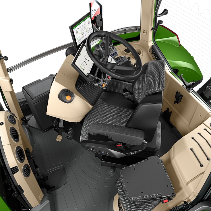 Fendt 800 Vario -traktorin takahallintalaite - kääntö Kuljettajan istuin on käännetty oikealle yhdessä käsinojan ja ohjauspyörän kanssa.