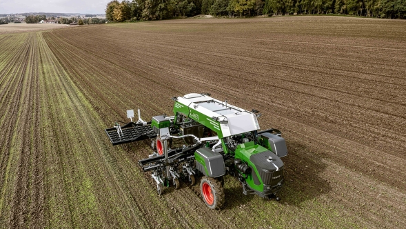 Fendt Xaver GT peltokäytössä.