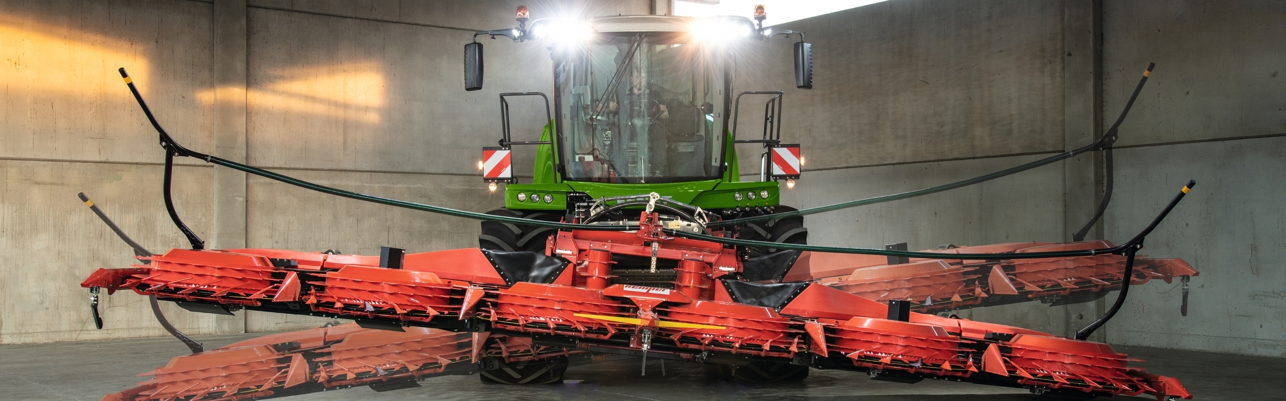 Le Fendt Katana avec accessoire avant est sous les feux de la rampe