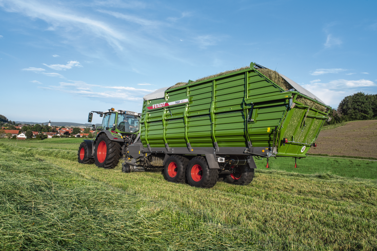 Fendt Tigo ST rendfelszedőkocsi Fendt Vario traktorral