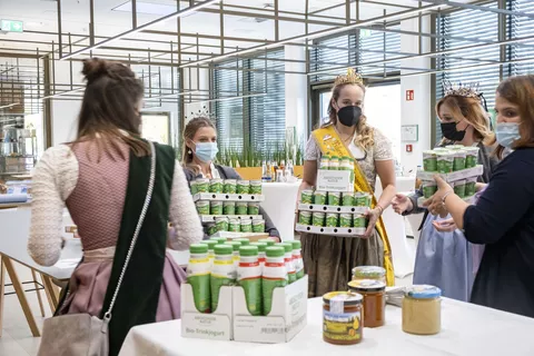 The ladies with Andechser Natur products