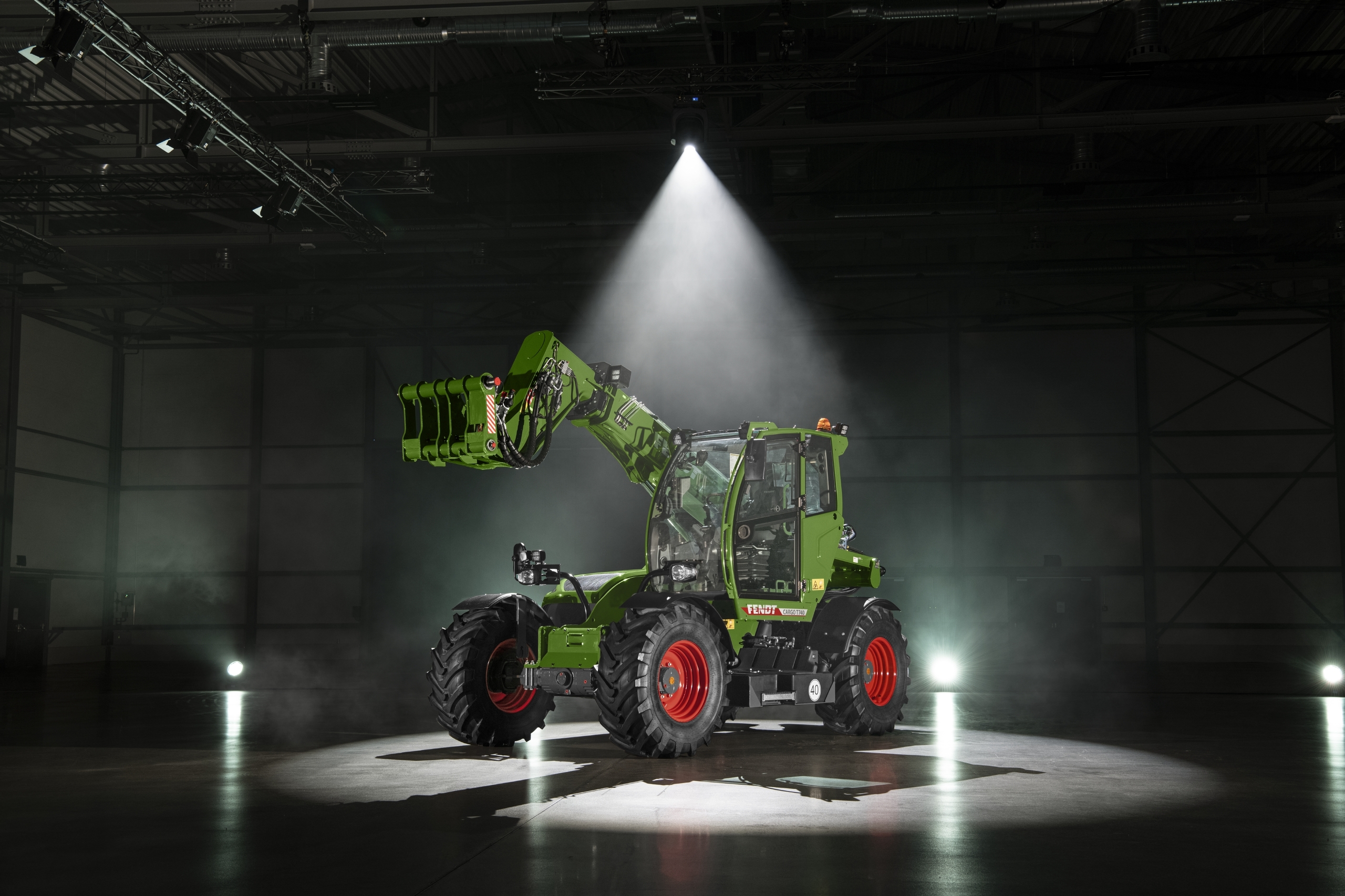 Fendt Cargo T740 – Lift it up. - Fendt