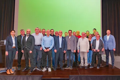 Employees celebrating 25 years of service at Fendt in Asbach-Bäumenheim