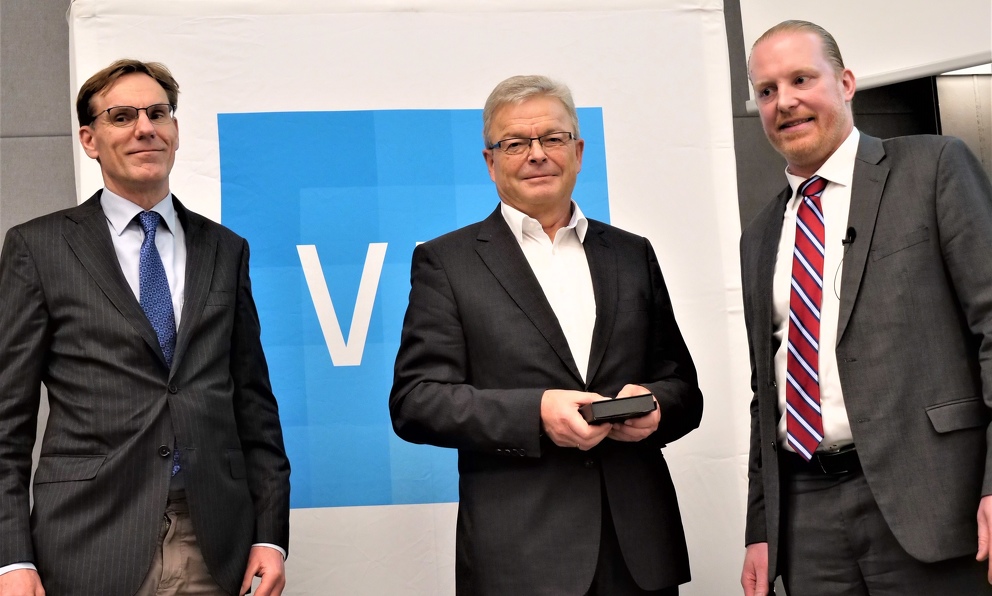 Recognition of Dr. Heribert Reiter (centre) for his services to European agricultural engineering, awarded by Prof. Peter Groot Koerkamp (President of EurAgEng, left) and Prof. Martin Kremmer (Member of the EurAgEng Executive Board, right)