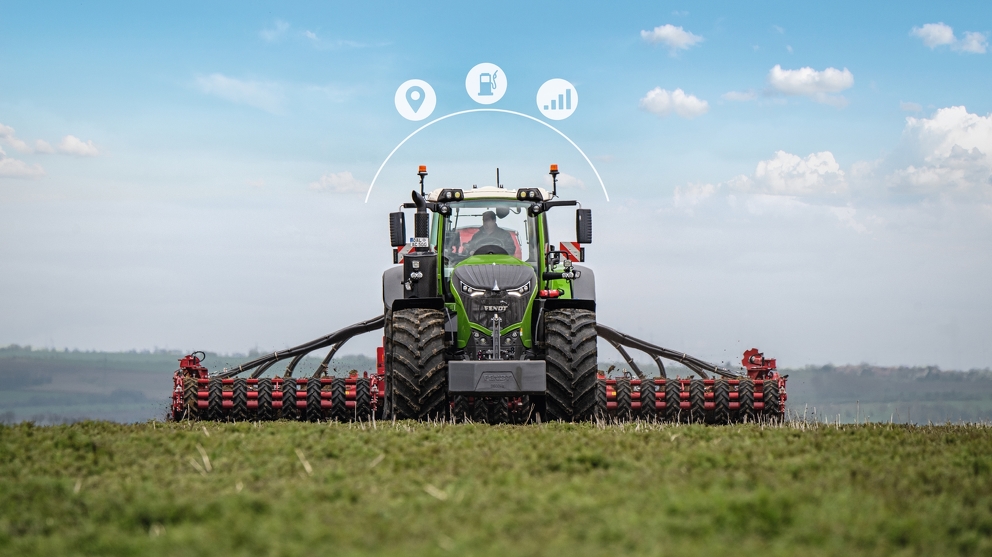 Fendt 1000 Vario driving across field with cultivator with three digitally added icons to Fendt Connect