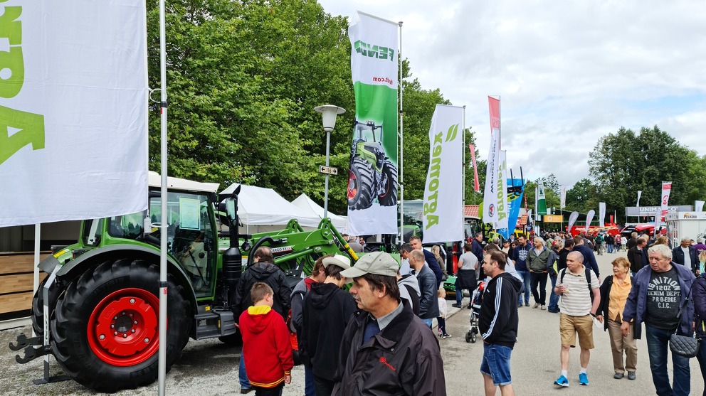 Visitors in front of the Fendt stand of the distributor Agromex at Země živitelka