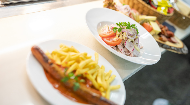 Close-up view of meals in the Fendt Dieselross Restaurant.