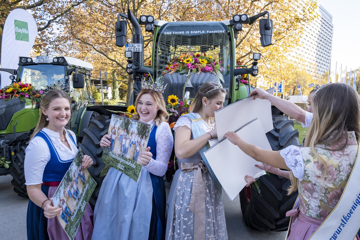 Joy all around as the highnesses see their calendars