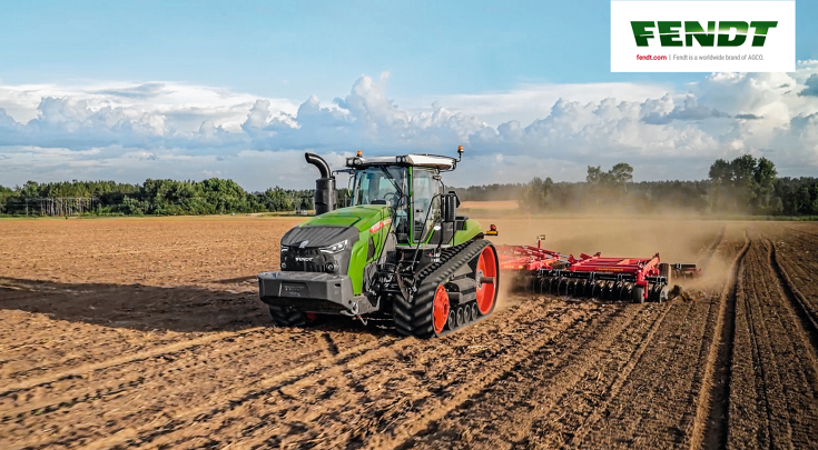 Fendt 1100 Vario MT with disc harrow in the field.