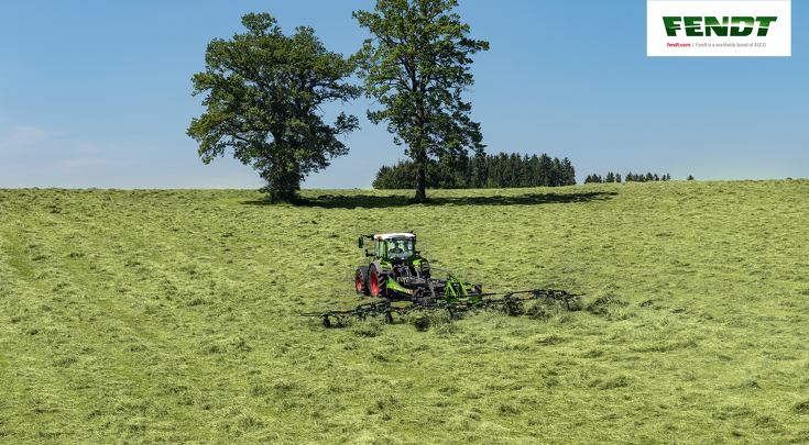 The Fendt Lotus turning grass in grassland.