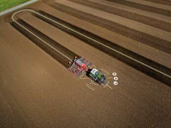 Fendt 700 Vario in the field